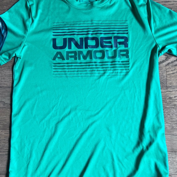 Under Armour, Nike, Adidas Short Sleeve Kids Tee - Picture 6 of 10